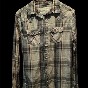 Aeropostale Men's Casual Plaid Shirt - Gray and Red  -with snap buttons